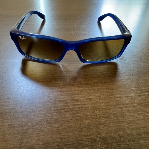 Ray Ban Sunglasses - Picture 3 of 5